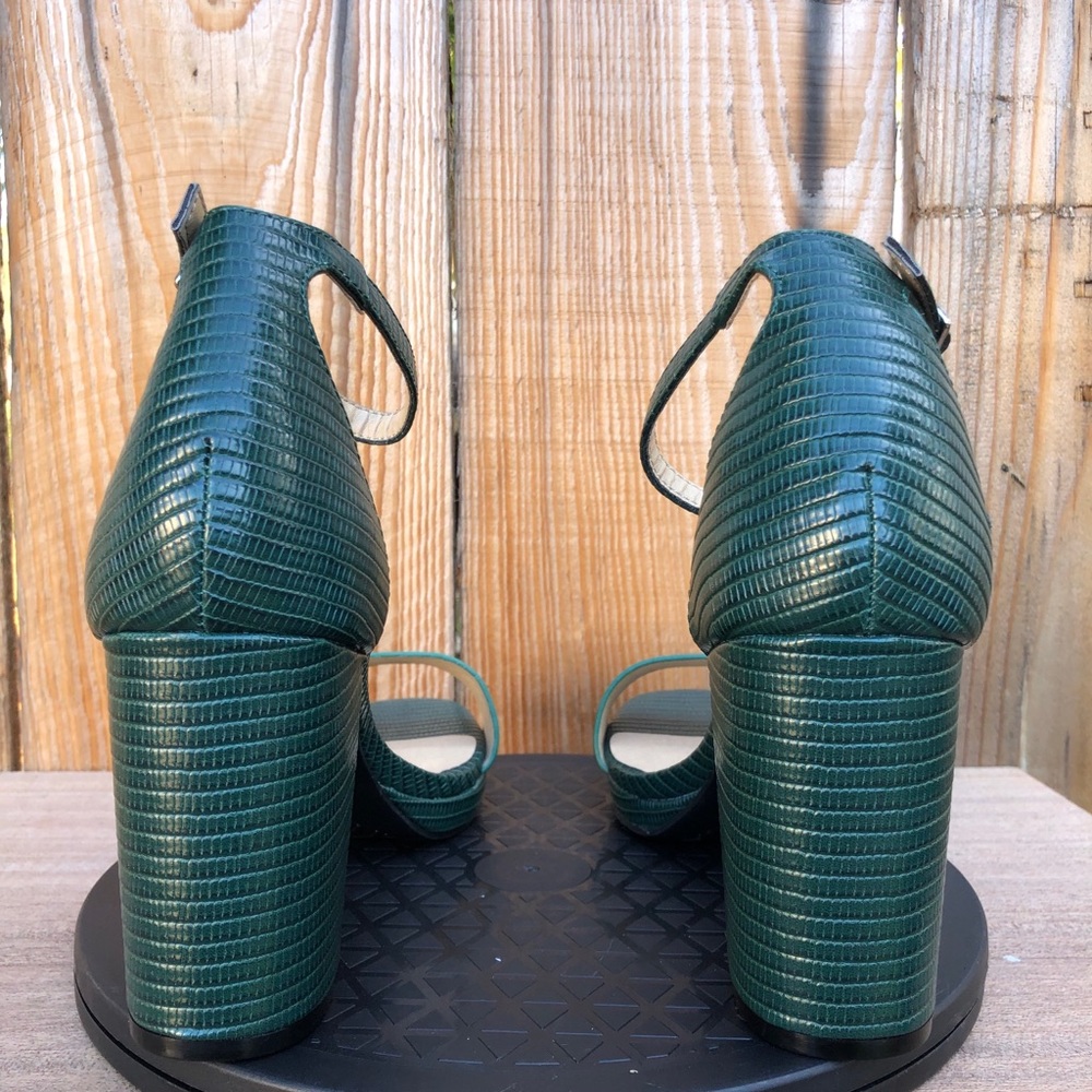 NEW Chinese Laundry Croc Embossed Block Heel Pumps - Picture 5 of 7